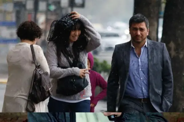 Inesperada lluvia en Santiago ,Agencia Uno