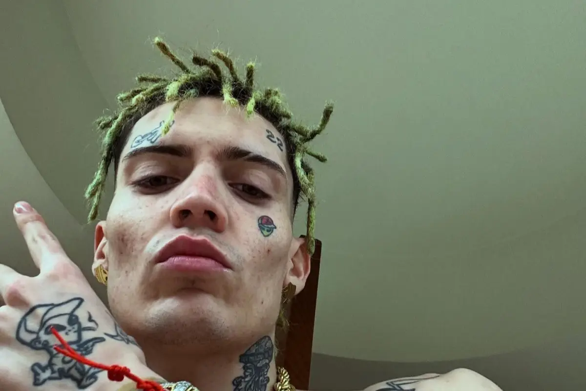 Marcianeke, Instagram