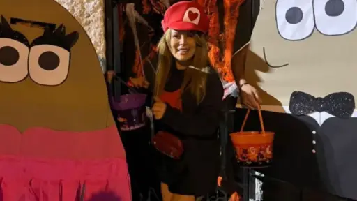 Cathy Barriga en la noche de Halloween, Captura