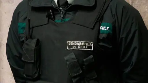 Gendarme ingresando drogas a cárcel donde está Manuel Monsalve, Redes sociales | Referencial