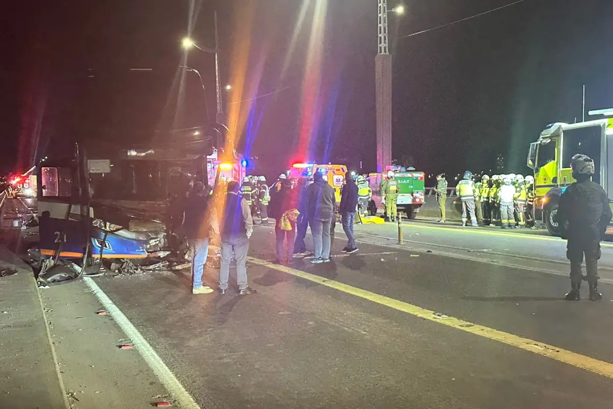 Puente Llacolén, Redes sociales