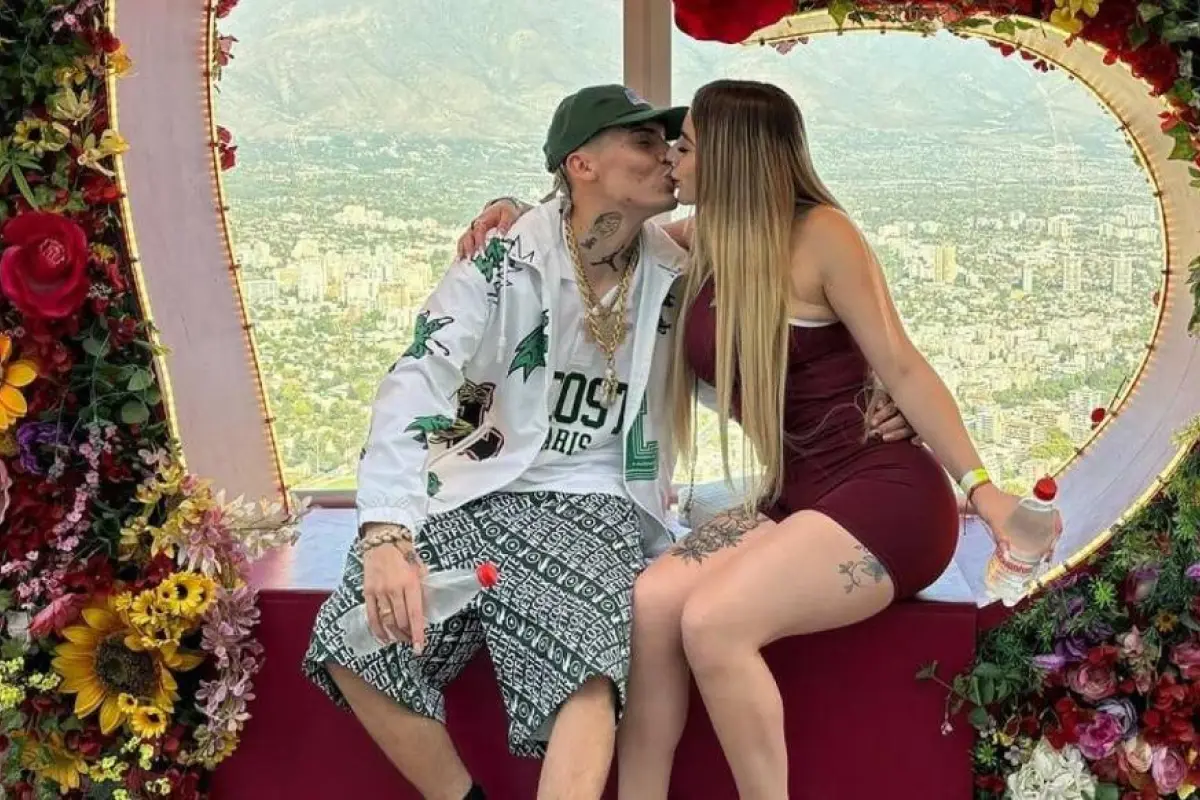 Marcianeke y Anaís Vilches, Redes sociales