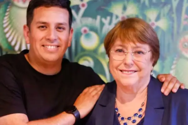 Matías Toledo este jueves con Michelle Bachelet ,Instagram