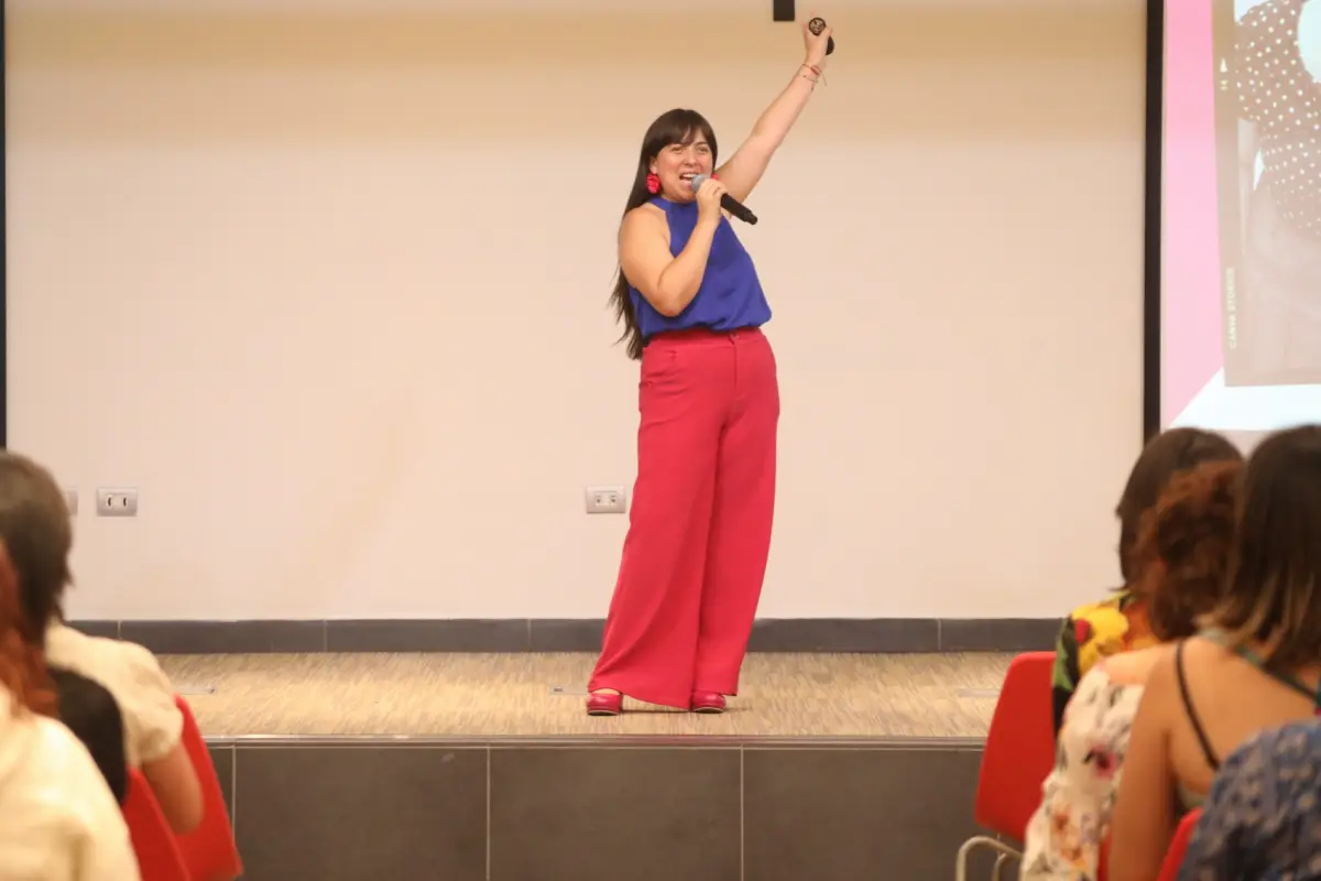 Magda Muñoz, @dilemagda