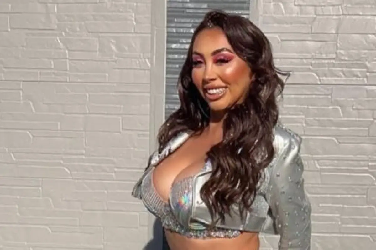 Naya Fácil, Redes sociales