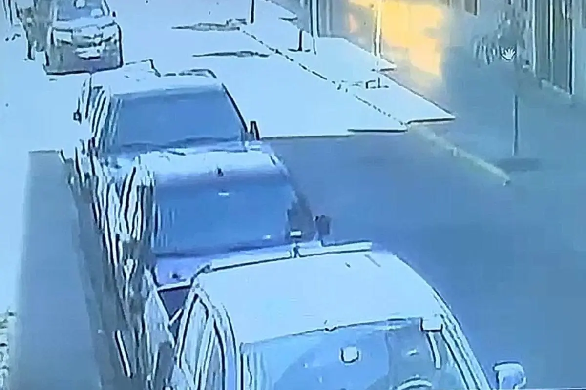 El auto de la abogada estacionado en calle San Diego, Captura