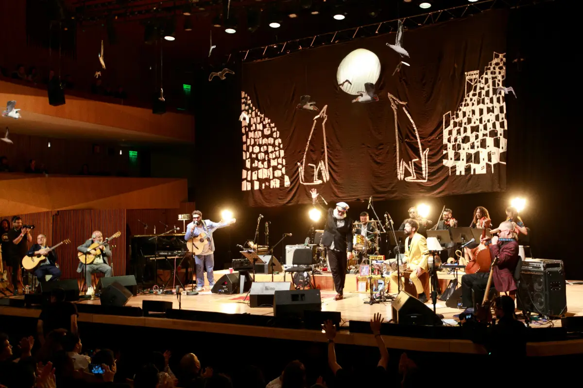 Macha y el Bloque Depresivo, Cedida