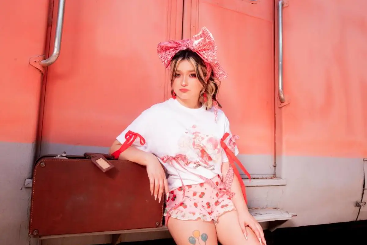 May Villalobos estrena su esperado EP “Alergia”, Cedida