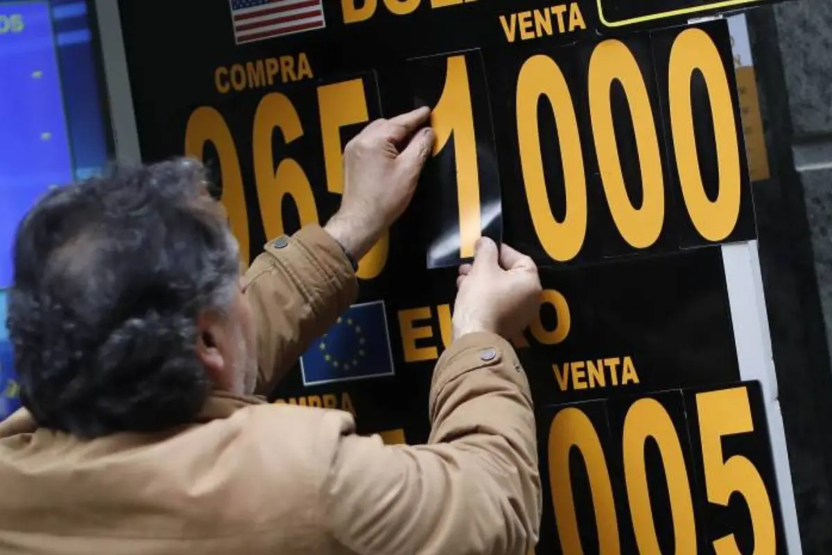 El dólar superó los .000, Agencia Uno