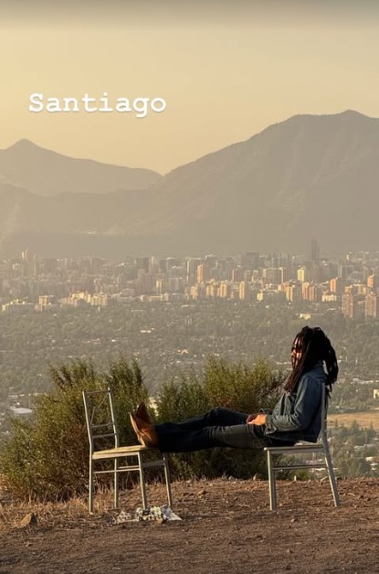 La postal de Lenny Kravitz viendo el atardecer en Santiago - Lenny Kravitz | Instagram