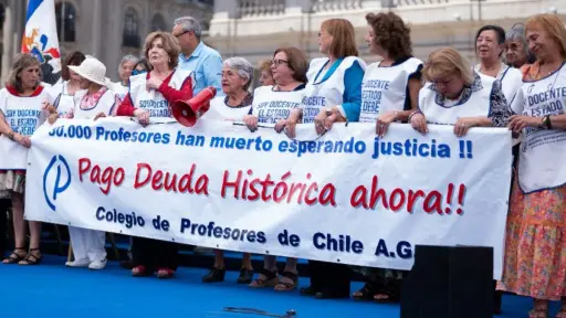 Profesores exigen pago de deuda histórica, Cedida