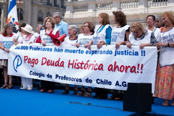 Profesores exigen pago de deuda histórica ,Cedida