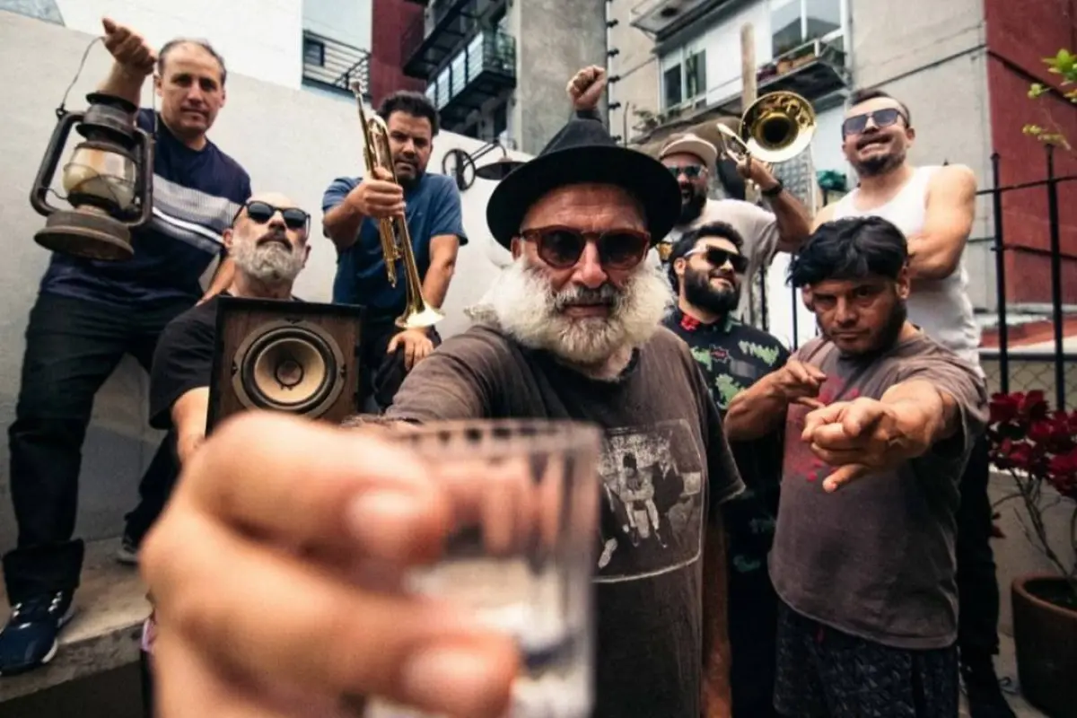 Chico Trujillo, Cedida