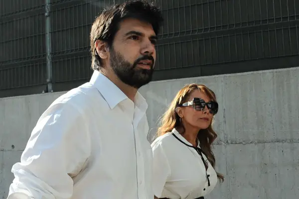 Joaquín Lavín salió en defensa de su mujer ,Agencia Uno