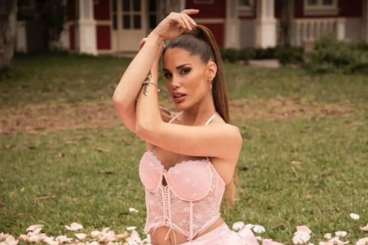 Gala Caldirola, Redes sociales