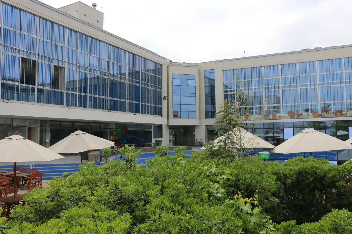 Campus Rondizonni I ubicado en General Gana 1702, UBO