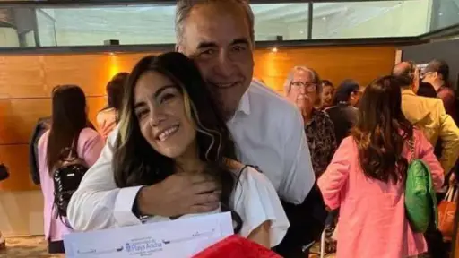 Fidel Espinoza junto a su hija, Redes sociales