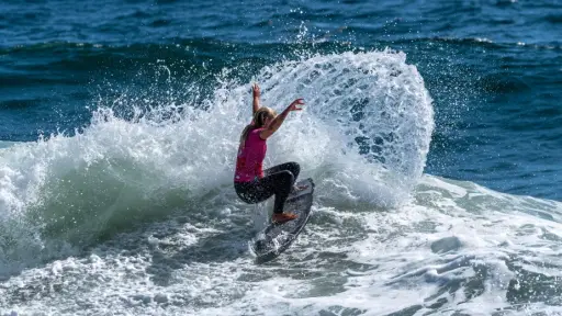 Surf en Reñaca, Cedida