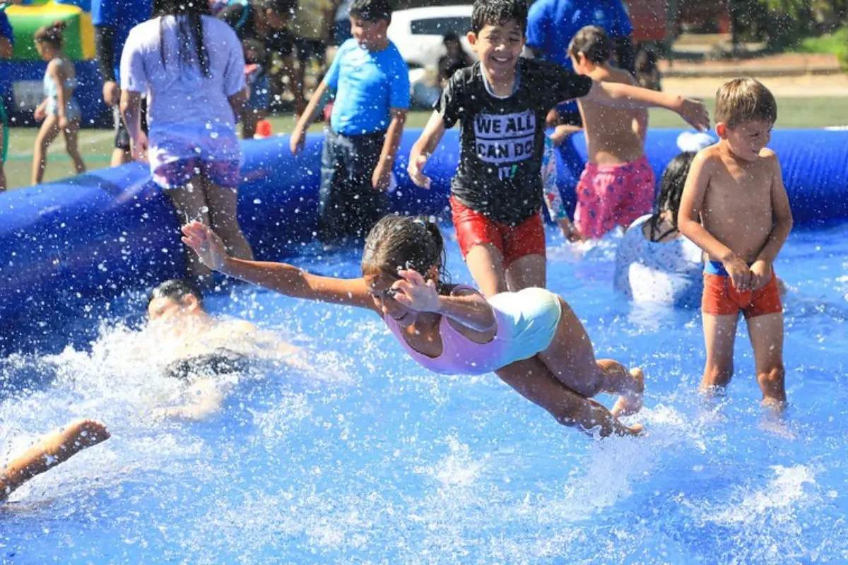 Niños de La Florida disfrutan del verano, Cedida