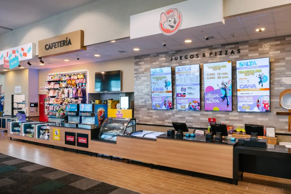 Chuck E. Cheese Plaza Oeste, Cedida