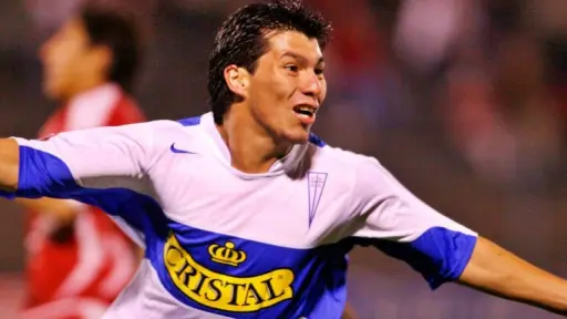 Gary Medel vuelve a la UC tras 16 años , Cruzados