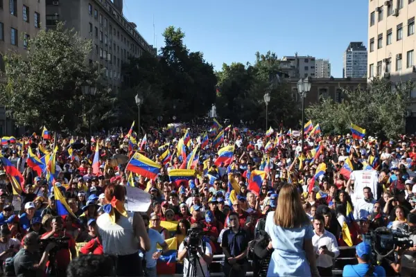 Miles de venezolanos se reunieron en Santiago ,Agencia Uno