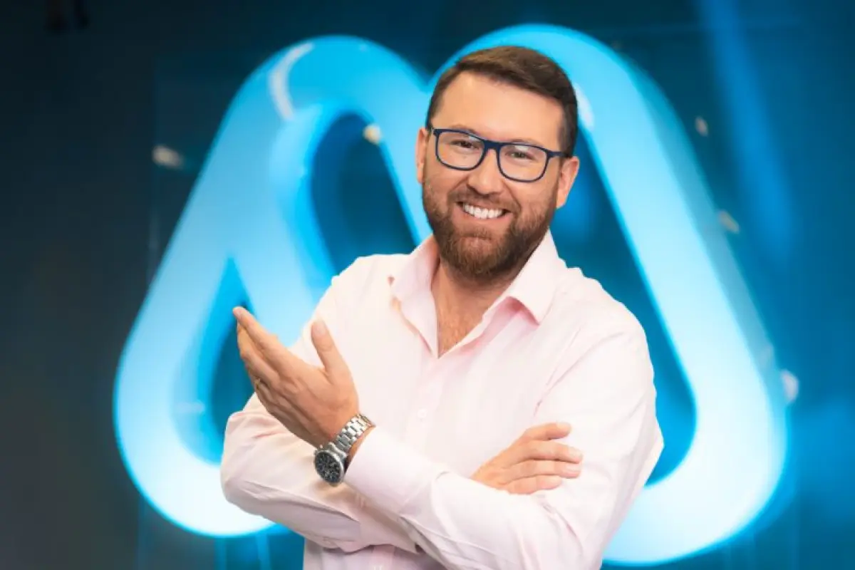 Luis Ugalde fue oficializado en Mega, Mega