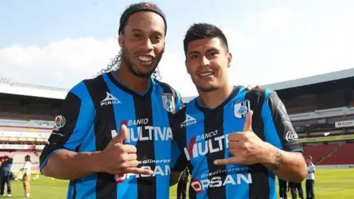 Patricio Rubio y Ronaldinho, Redes Sociales