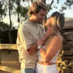 Joaquín Méndez junto a su polola Amanda Martínez, Instagram
