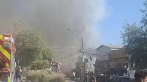 Cincos casas fueron afectadas por las llamas, Twitter