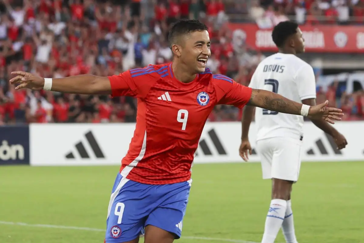 Nico Guerra celebrando uno de sus goles, Photosport