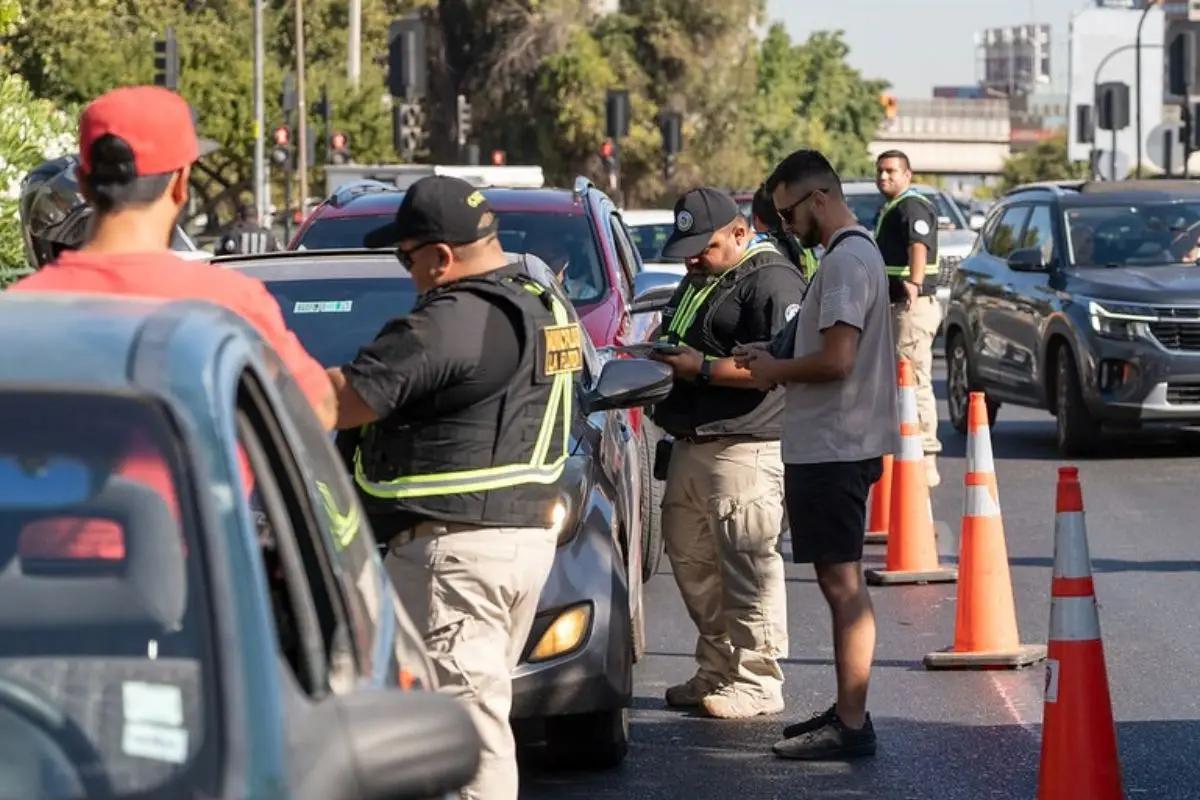 Fiscalizadores en acción en La Florida, Cedida