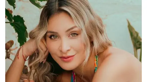 Sabrina Sosa, Vive
