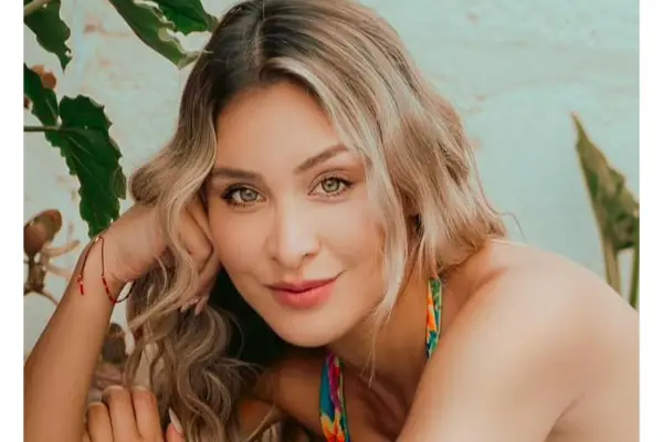 Sabrina Sosa ,Vive