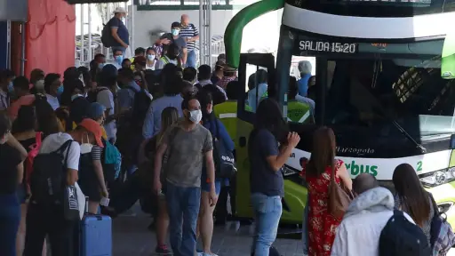 Crece el número de robos desde buses en movimiento, Agencia Uno