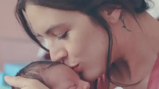 Camila Vallejo y su segundo hijo, Instagram