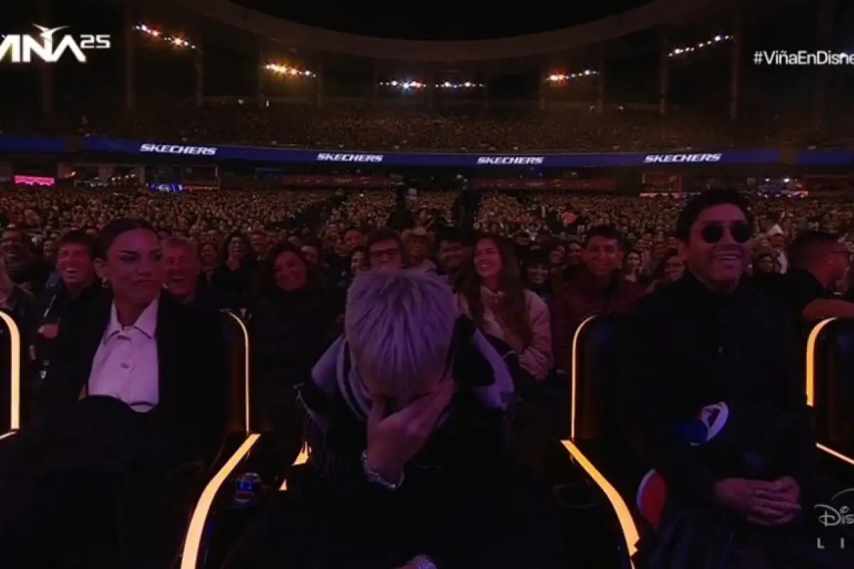 Kidd Voodoo riendo con Edo Caroe, Captura de pantalla