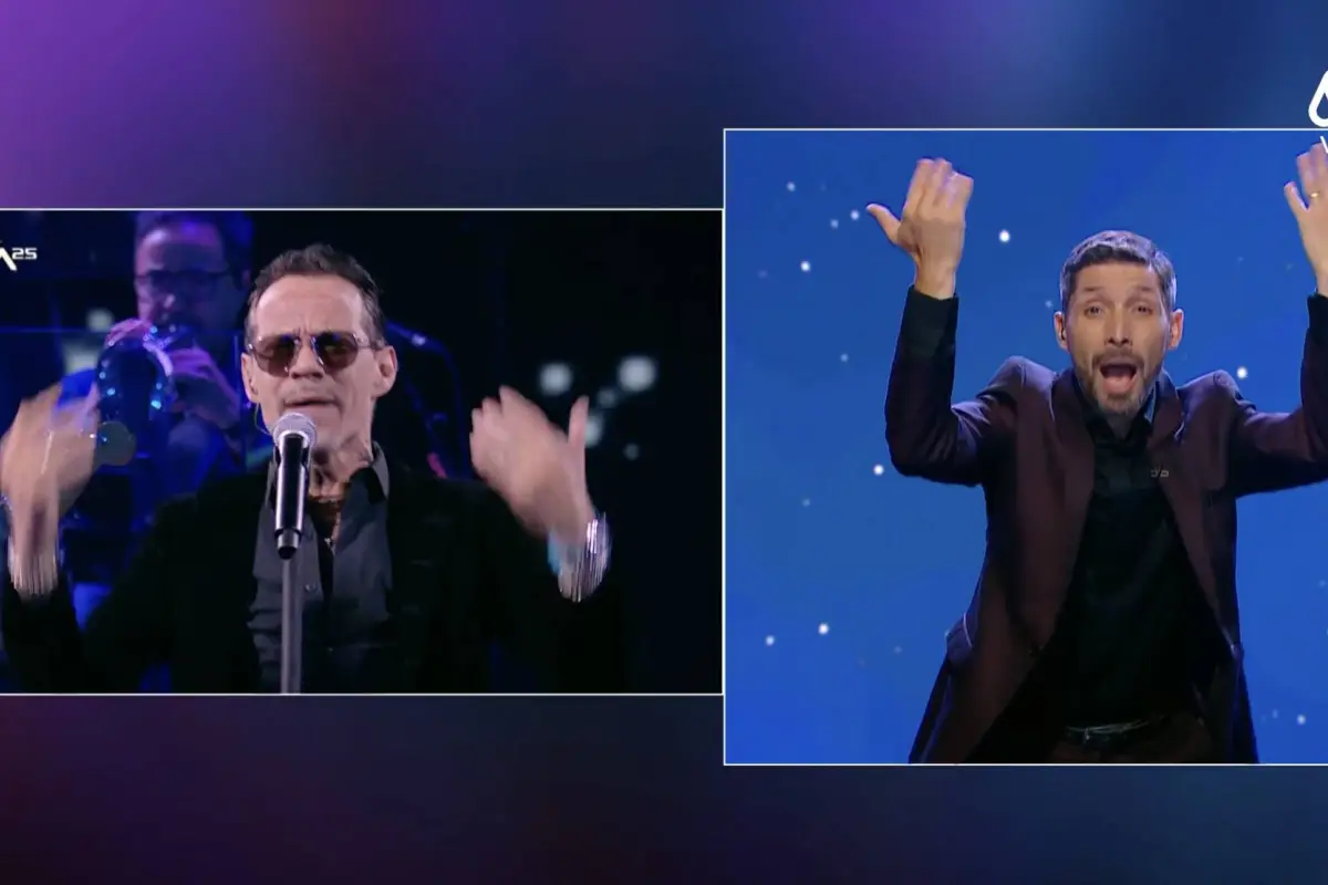 Jesús Gahona haciendo su trabajo en Viña 2025, Captura de pantalla - Mega