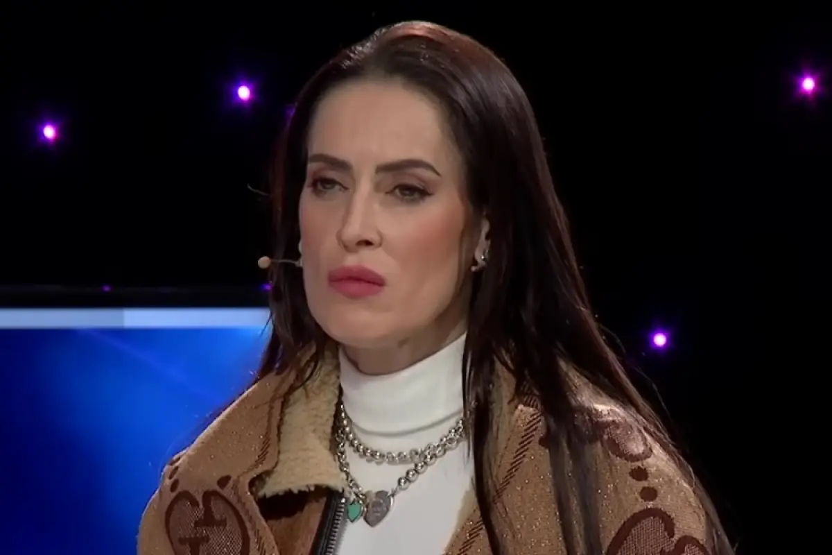 Adriana Barrientos, Redes Sociales