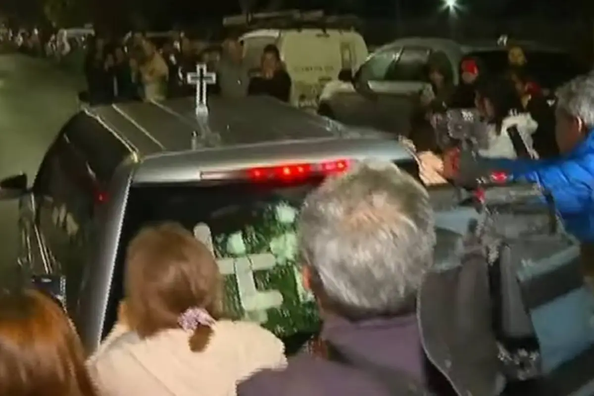 Carroza Negro Piñera , Captura 