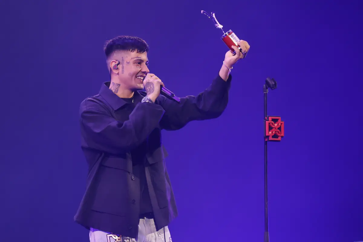 Duki conquistó la Quinta Vergara con su trap argentino, X