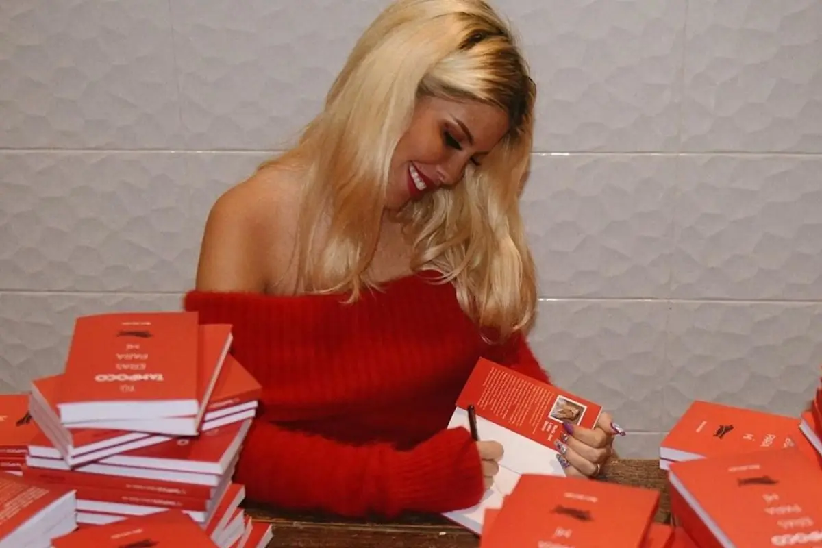 Coté López abraza la literatura, Instagram
