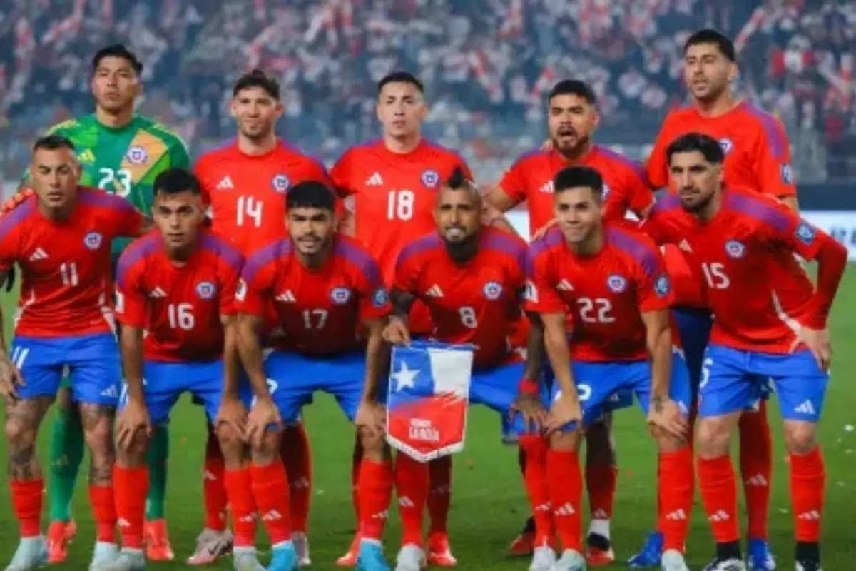 Felipe Loyola se luce con la 14 de la Roja, red X