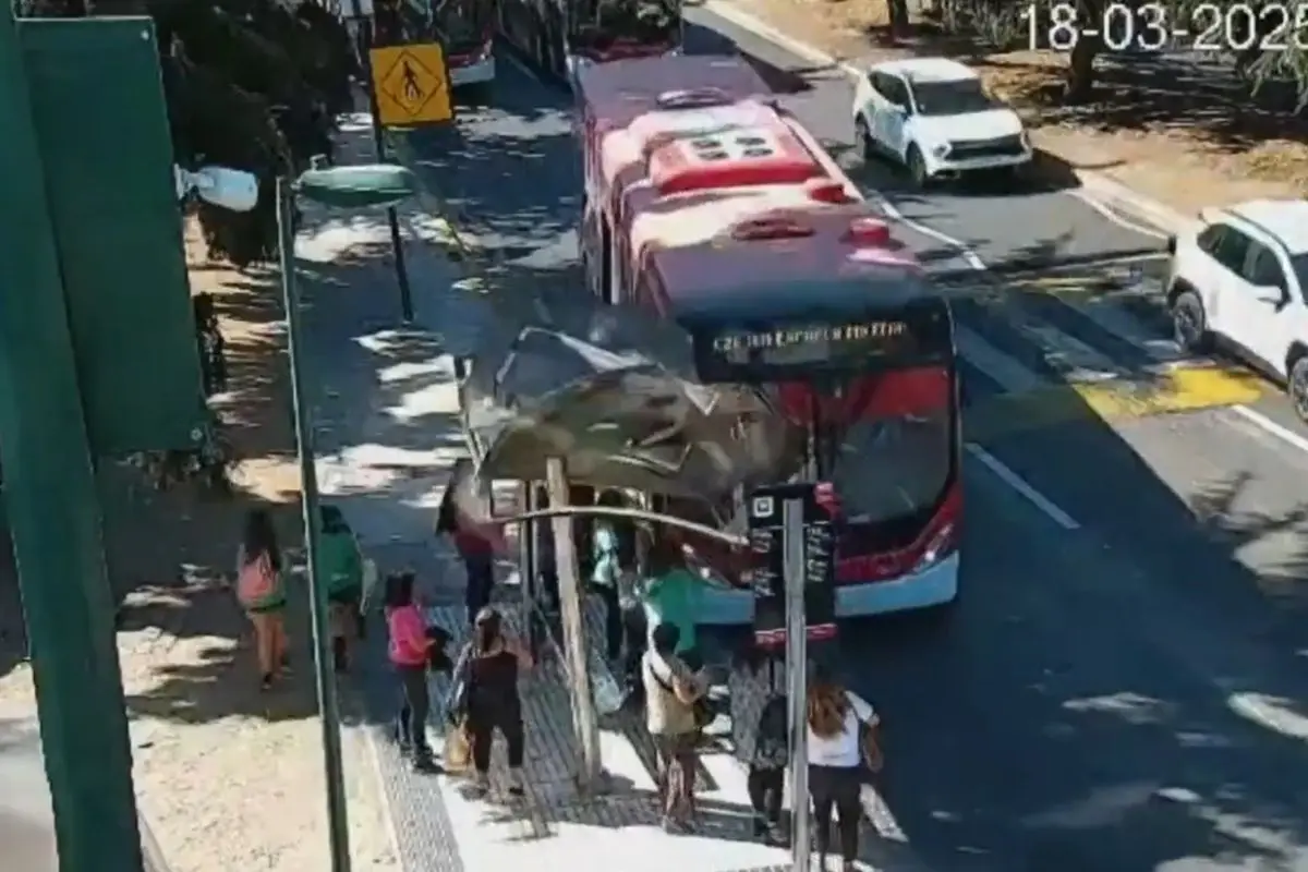 Bus RED se fue encima de los pasajeros, Captura