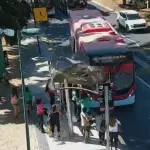 Bus RED se fue encima de los pasajeros, Captura