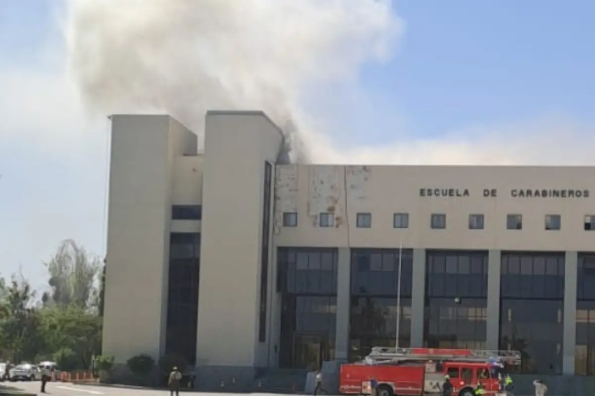Reportan incendio en la Escuela de Carabineros en Providencia , InfoChile | X