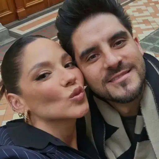 Kel Calderón y Renzo Tissinetti ,Redes sociales