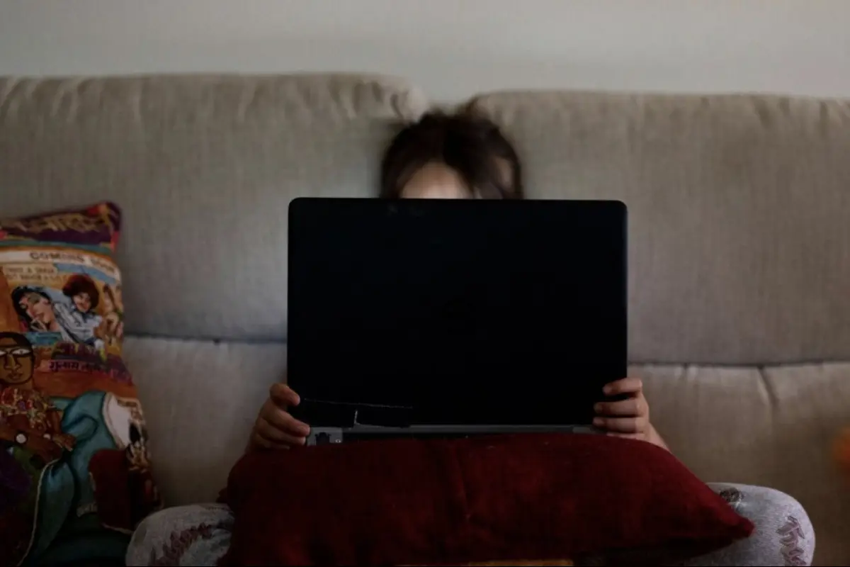 La urgencia de proteger a niñas, niños y adolescentes ante la amenaza del entorno virtual y social , Cedida