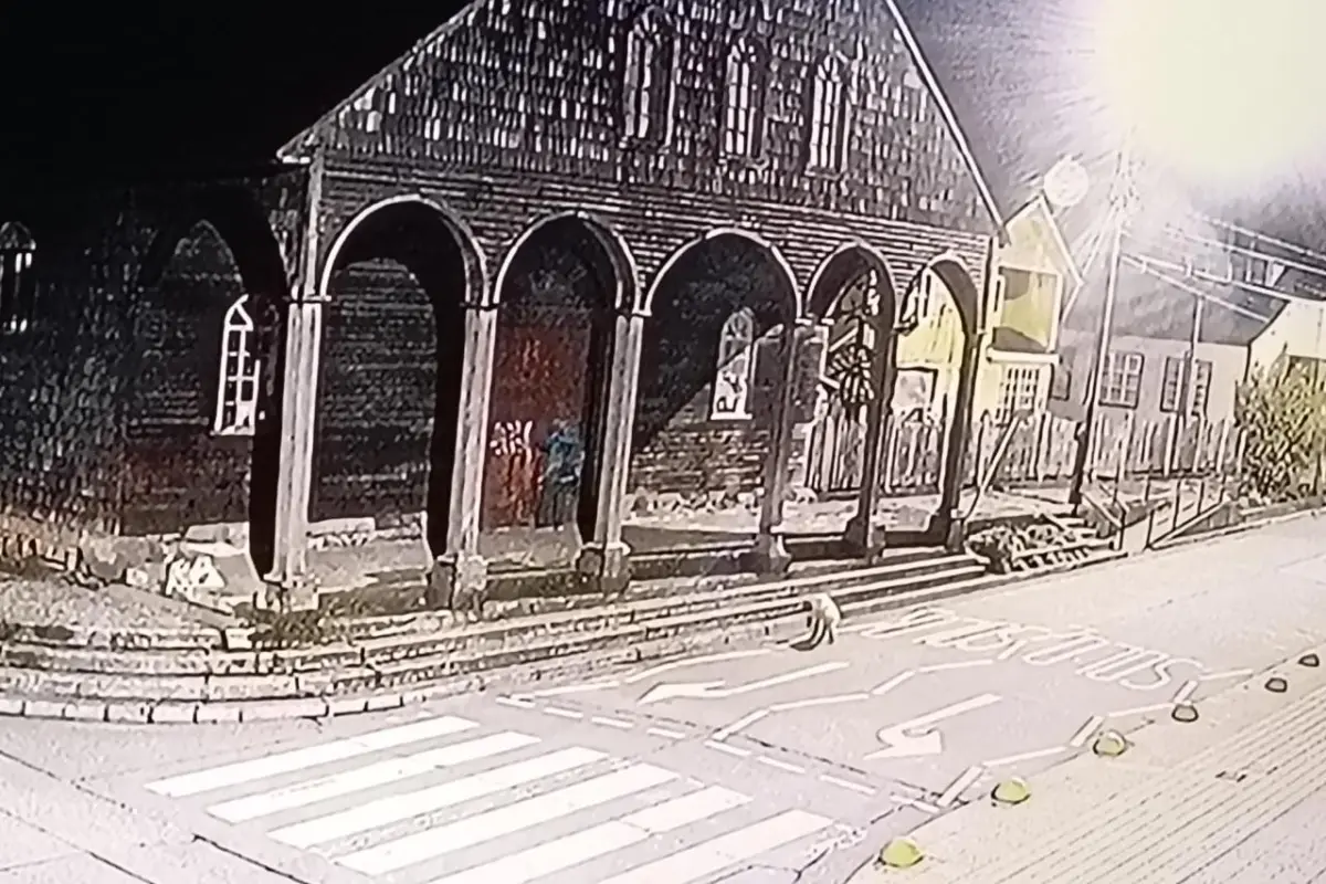 Imágenes del momento de la vandalización, Cedida