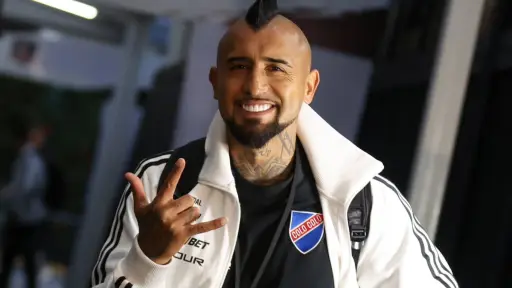 Arturo Vidal es titular esta noche en el Monuemental, red X